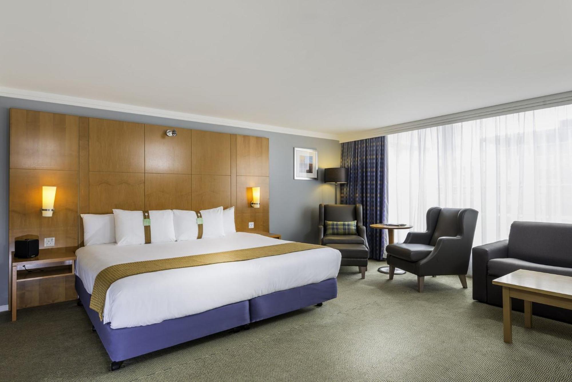 Holiday Inn Milton Keynes Central By Ihg Exterior photo