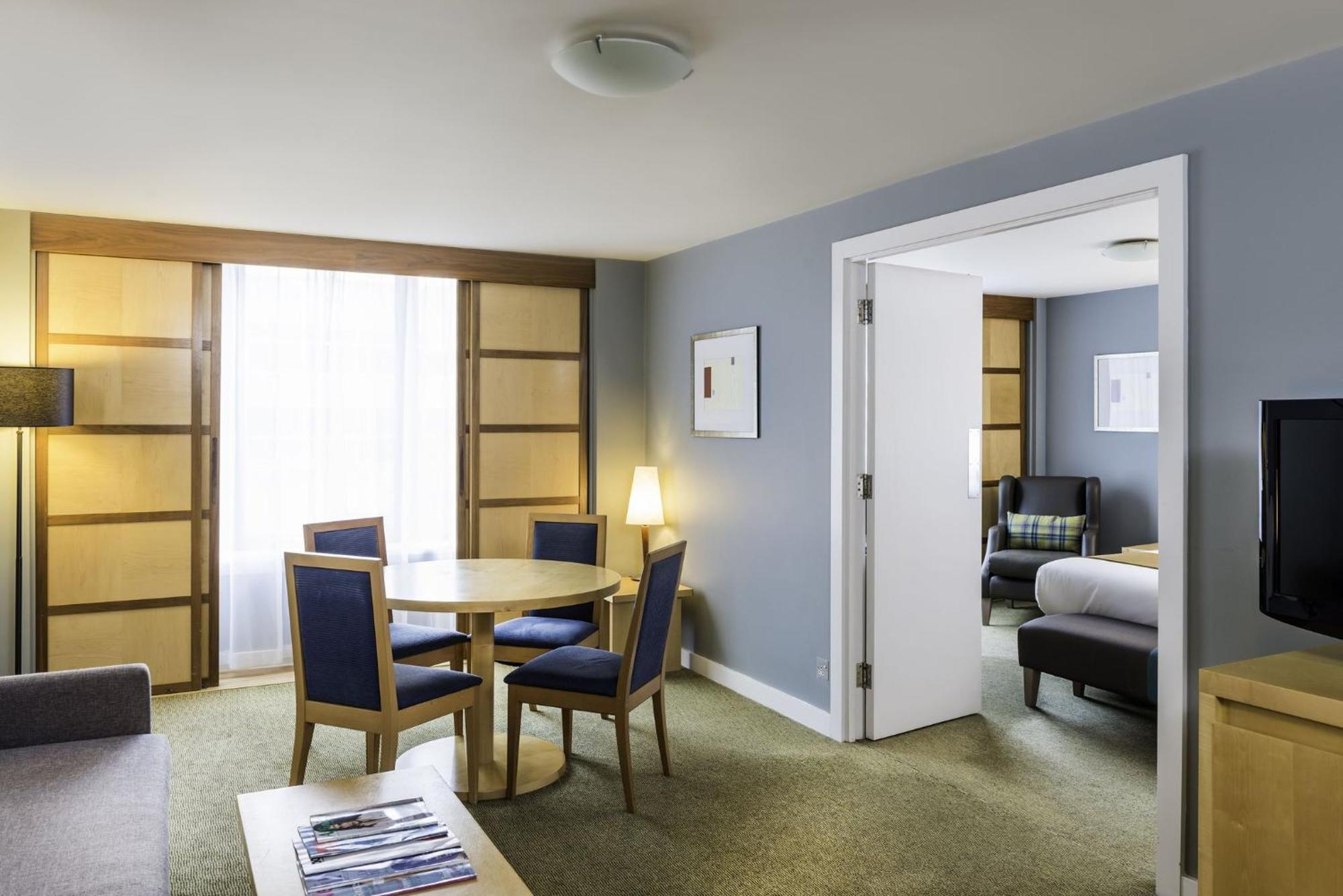Holiday Inn Milton Keynes Central By Ihg Exterior photo